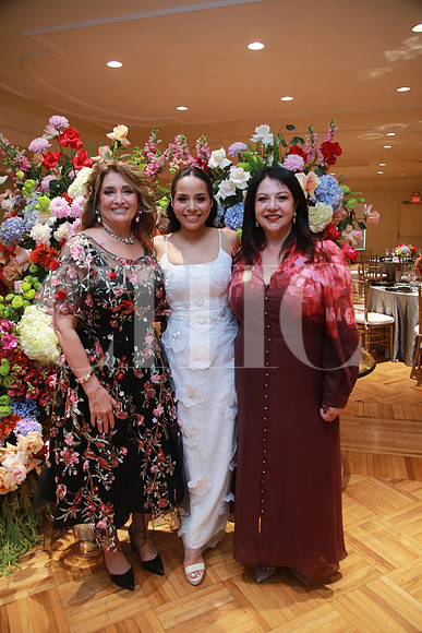 Karina Charur de Tancredi, María José y Martha Adame (3)