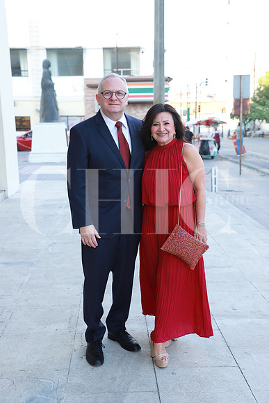 Roberto López y Adriana Prado de López 0