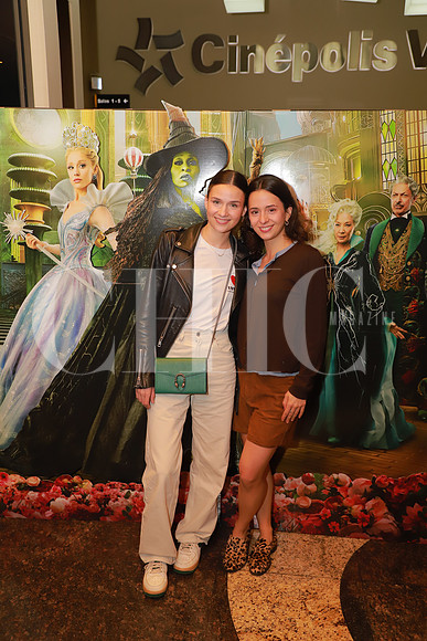 Ariana Gonzalez y Alexia Gonzalez 2