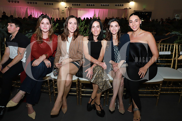 Paola Safi, Raquel Safi, Marisa de Safi, Vanesa Safi y Viviana Safi 0