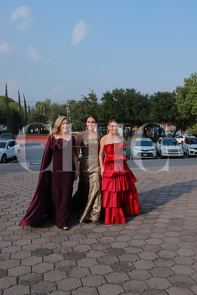 Melissa Campos, Regina Campos y Lilian de Campos 11