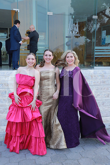 Melissa Campos, Regina Campos y Lilian de Campos 1