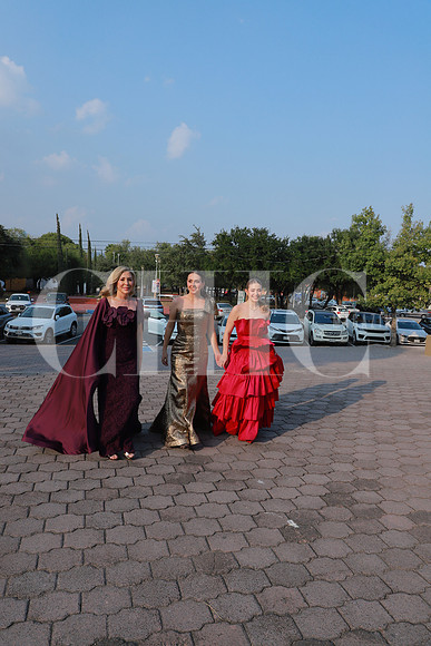 Melissa Campos, Regina Campos y Lilian de Campos 18