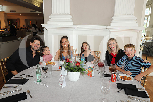 Andrés Marcos, Paula Marcos, Nelly Cantú, Nelly Marcos, Patricia Rodríguez y Andrés Marcos 1