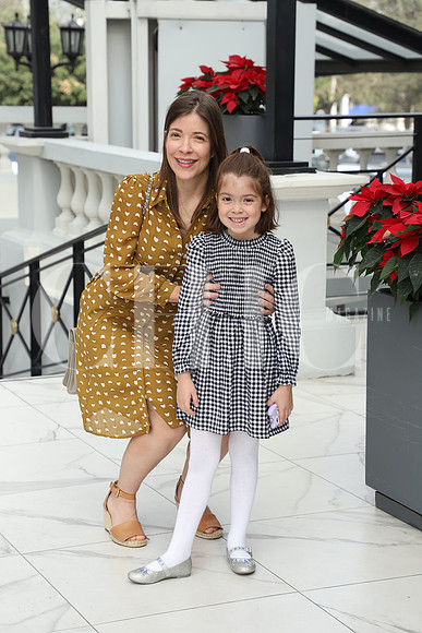 Laura de la Fuente y Victoria Stern 0