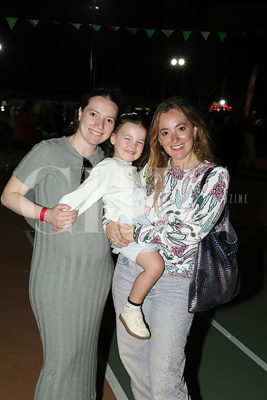 Mariana González, Sofia Cueva y Myrna González de Pérez Salinas 1