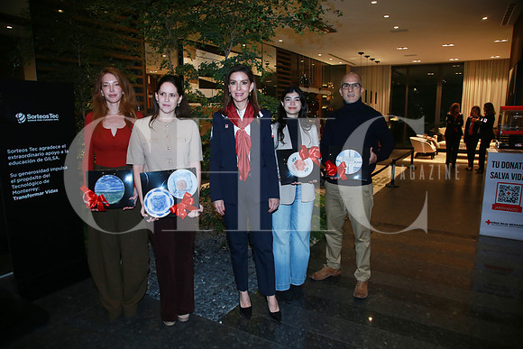 Sulamit Elizondo, Alejandra del Real, Mónica Martínez de De la Garza, Loren Vela y Eduardo Garza (2)