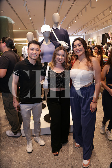 Ricardo Domínguez, Mayra Vela y Marica Morales 0