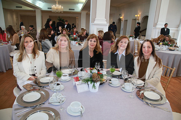 Diana González de González, Alicia Rodríguez, María Julia Zubieta y Landa, Lourdes Corona de Zubieta y Landa y Patty Domínguez de Benitez