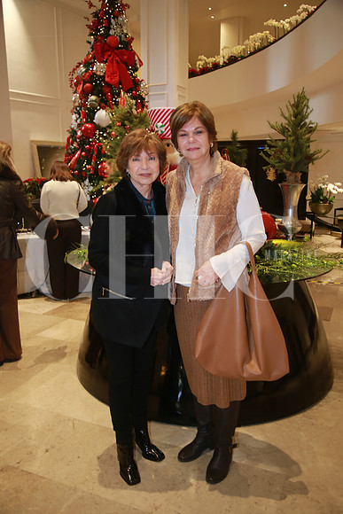 Josefina Acosta y Salma Kattas de Dieck (2)