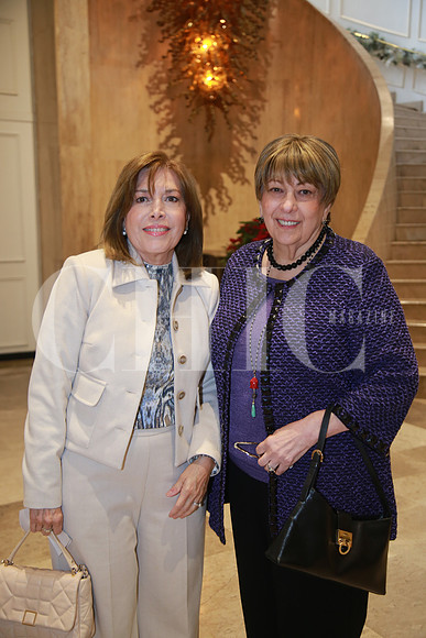 Ethela García y Ernestina Vara de Miuller