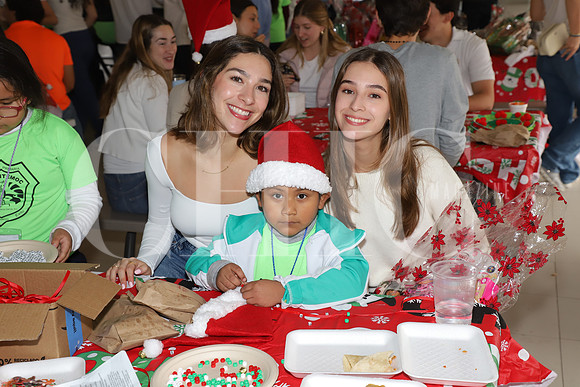 Ximena de León y Paola Moncayo 2