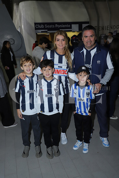 Carmina Vela, Miguel Rabago, Mickey Rabago, Gabo Rabago y Dany Rabago