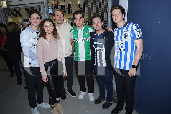 Marcela Calderon, Marcelo Kalifa, Sebastian Sibilla, Alvaro Quiroga, Miguel Quiroga y Omar Ruiz (2)