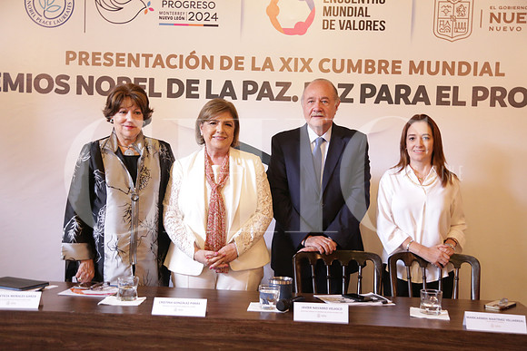 Sofia Leticia Morales, Cristina González, Javier Navarro y Maricarmen Martínez4