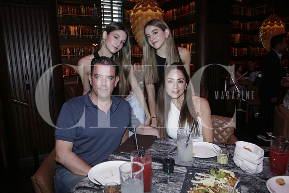 (rest Madalena) Paulina Cuervo, Regina Cuervo, Juan Carlos Cuervo y Adriana Guzmán de Cuervo (3)