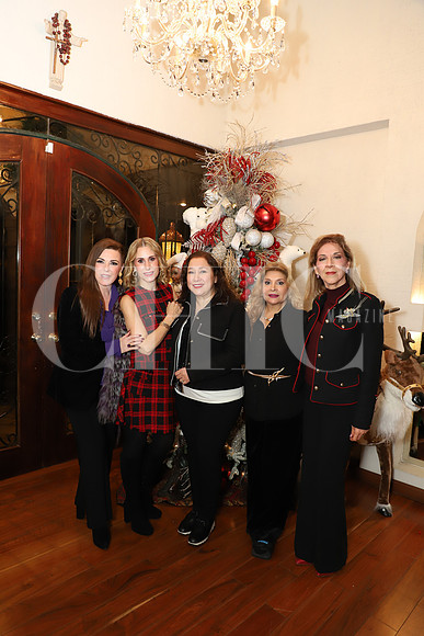 Marlene Dávila de Rodríguez, Graciela Tancredi, Lucy Taha, Claudia Chávez y Mina Villarreal 0