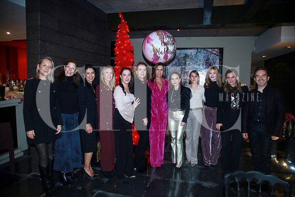 Adriana Zavala, Maco Pardo, Claudia Mendiola, Mónica Ferrer, Magaly de Villarreal, Karla Ferrigno, Rosa María Oliver, Mónica García, Cachi Maldonado, Gaby Espinosa, Gaby Garza y Luis Guajardo