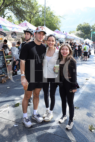 Maurilio Elizondo, Gecia Vizcaino y Mayela Elizondo 0