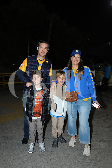 Javier Treviño, Daniela Treviño, Javier Treviño y Diego Cambeces 0