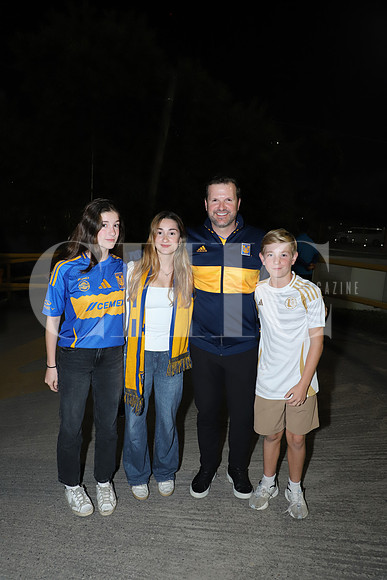 Sara Martínez, Eva Martínez, Alfredo Martínez y Alfredo Martínez 0