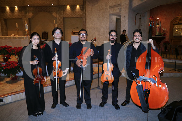 (integrantes del ensamble) Heidi Diáz, Christian Acosta, Julián Quiroz, Alexey Grimaldo, Pedro Sandoval y Juan carlos Gallegos