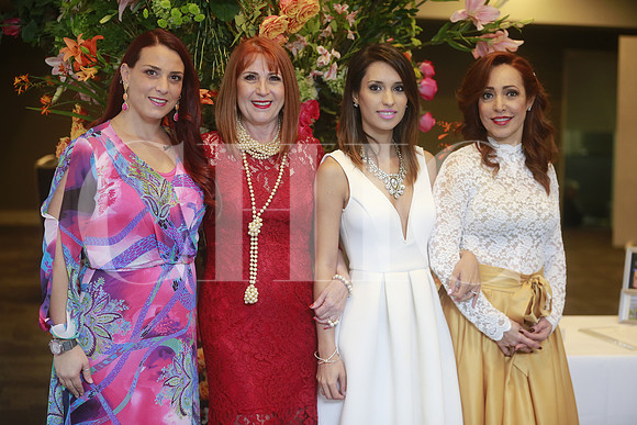 Daniela Sada, Beatriz Zepeda, Karla Salinasy Julieta Coello de Salinas(1)