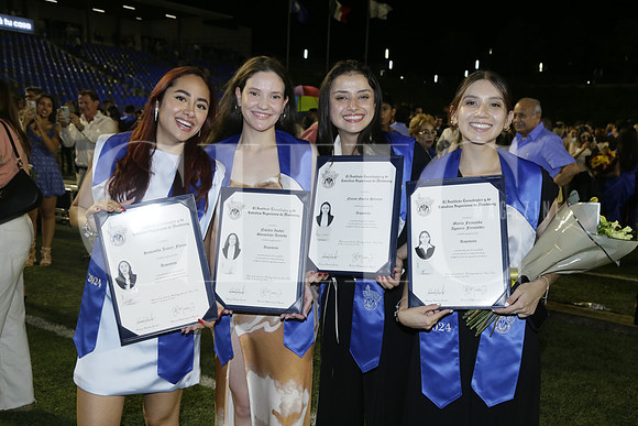 Samantha Juárez, Natalia Schumitzky, Noemí García y María Fernanda Aguirre