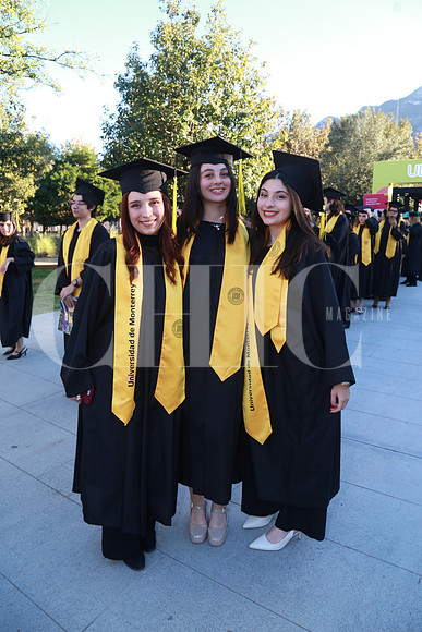 Julie Luevano, Pamela Velázquez y Andrea Acosta (3)
