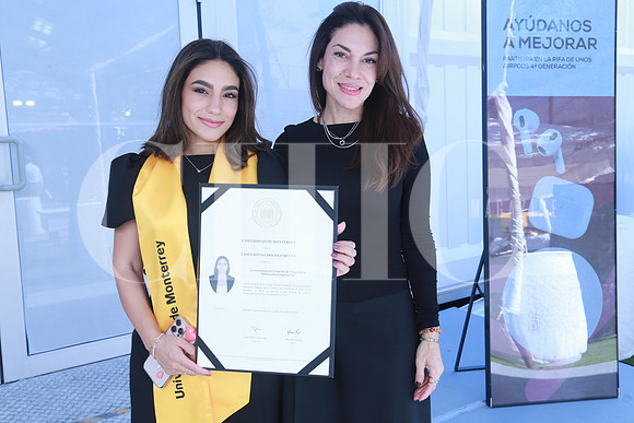 Tania Sofia Carrasco y Blanca Reyna