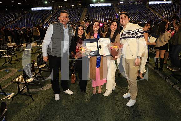Alfonso Salgado, Nora García, Natalia Salgado, Andra Salgado y Sebastian Saldaña (1)