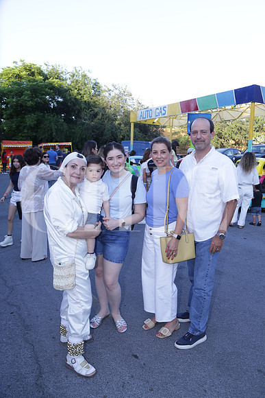Cecila Navarro, Riky Sandoval, Cecila Malagon, Lupita Garza y Jorge Flores 0