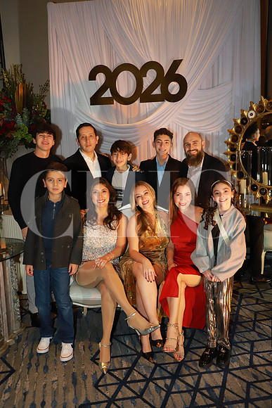 Isaac Peña, Renato Díaz, Leo Díaz, Santiago Valdez, Gerardo Valdez, Rodrigo Díaz, Laura Martínez, Adriana Ramírez, Jimena Huerta y Romina Valdez 6