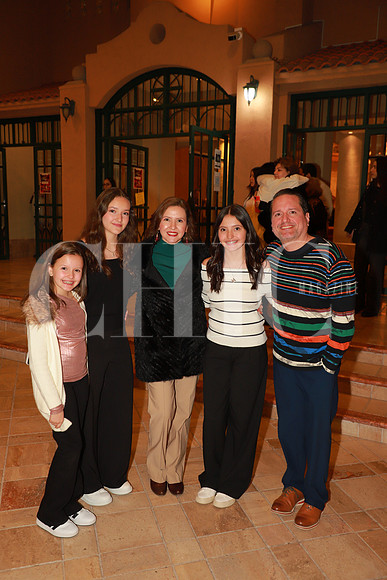 Amiel Martínez, Romina Martínez, Pamela Gonzalez, Miranda Martínez y Adrián Martínez 3