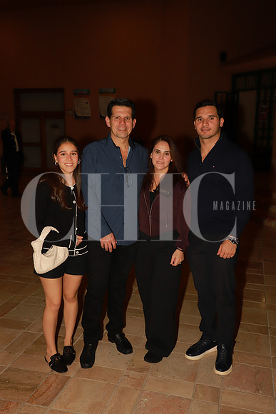 Argelio Muñoz, Irma Muñoz, Fernanda Muñoz y Argelio Muñoz 2