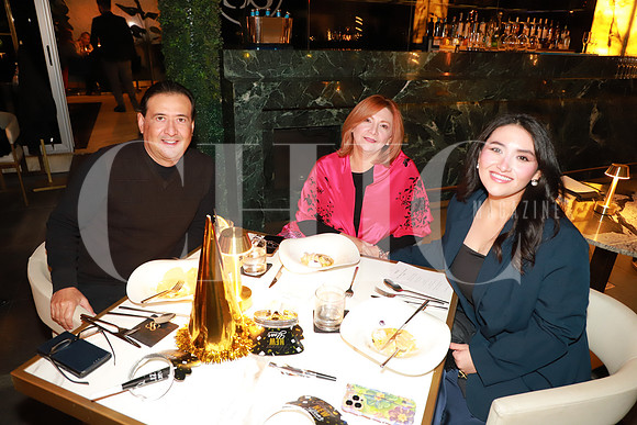 Andrés Bezares, Adriana Bezares y Andrea Bezares 2