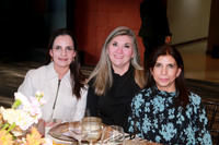 Alicia Valenzuela, Cecy Barrera y Ana Ramírez de González