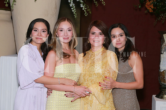Cynthia Lozano, Mariana Lozano, Cynthia Valdez de Lozano y Andrea Lozano (2)