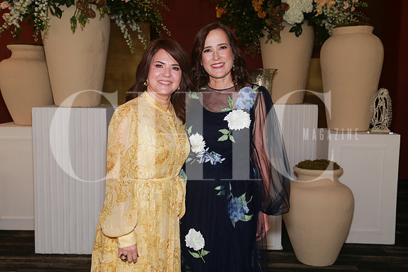 Cynthia Valdez de Lozano y Yolanda Saro de Ferrara