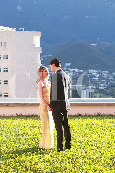 Mariana Lozano y Adrián Ferrara (2)