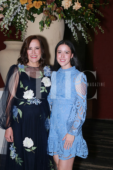 Yolanda Saro de Ferrara y Bárbara Ferrara