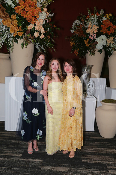 Yolanda Saro de Ferrara, Mariana Lozano y Cynthia Valdez de Lozano (4)