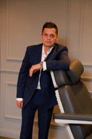 Doctor Luis Flores 16