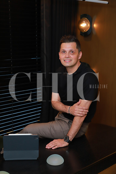 Doctor Luis Flores 48