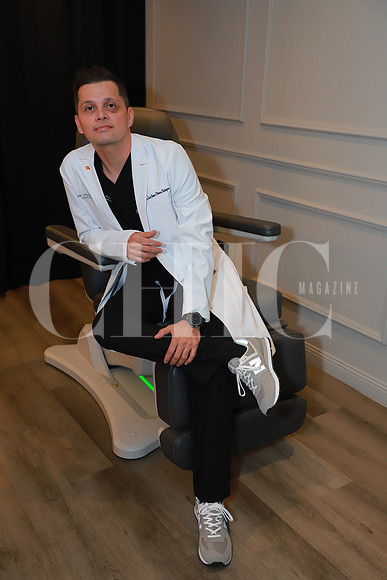 Doctor Luis Flores 36