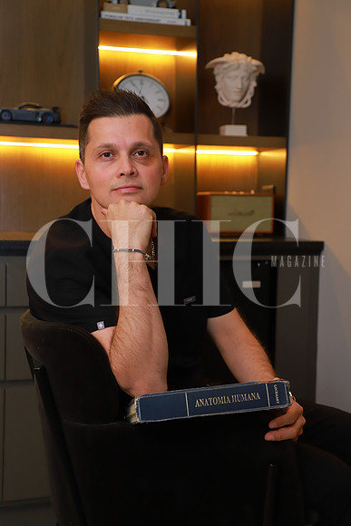 Doctor Luis Flores 25