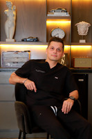 Doctor Luis Flores 19