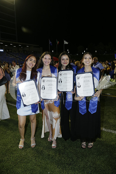 Samantha Juárez, Natalia Schumitzky, Noemí García y María Fernanda Aguirre (2)