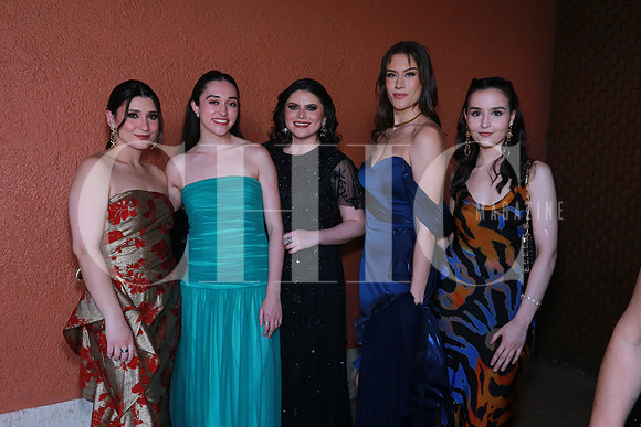 Monserrat Urias, Sofia Moreno, Ana Luisa Rodríguez, Isabel González y Macrina Treviño