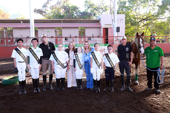 Javier Vázquez, Aldo Figueroa, Pedro Luceiro, Aura Olivo, Lily Ayala, Ana Lucia Sepulveda Marcela Ayala, Ana Fernández, Samuel Ballesteros, José González y Roberto Vázquez , (2)